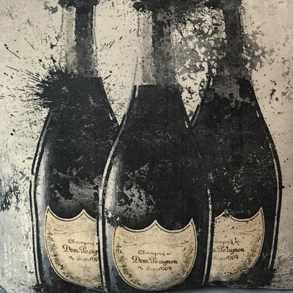 Decorative Pillows SET of 3. NON Branded New Out Of Package. - Picture 2 of 11